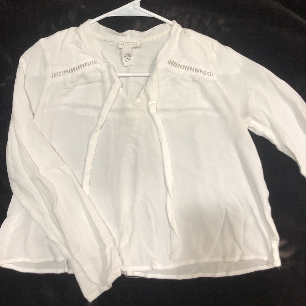 White chic long sleeve blouse